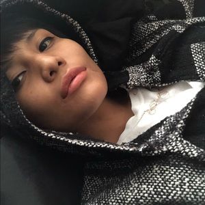 Meet your Posher, Gabrielle